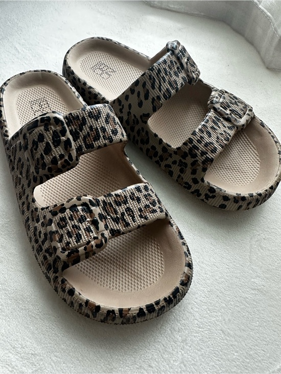 No Boundaries Shoes - Leopard Print Dual-Strap Slide Sandals - Beige/Black size 7/7.5